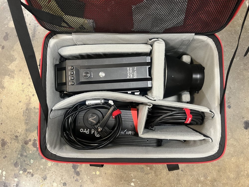 Aputure LS 600d Pro rental case contents