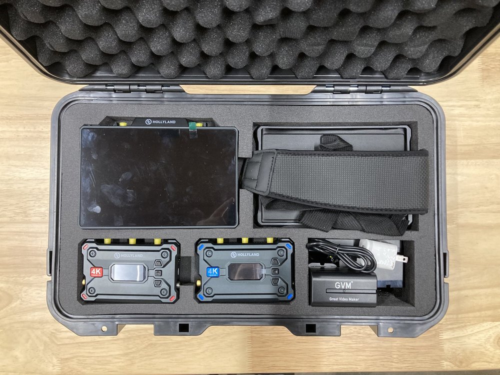Hollyland Pyro 7 rental case contents
