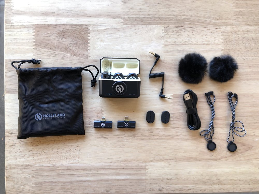 Hollyland Lark rental case contents 1 of 1