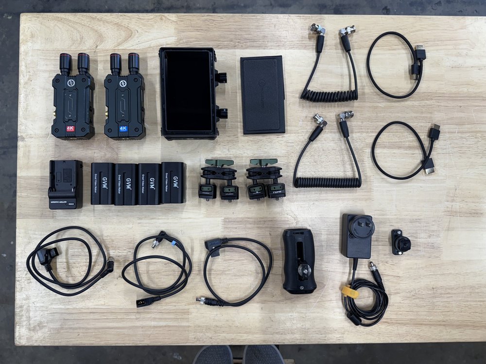 Hollyland Mars M1 1:2 rental case contents