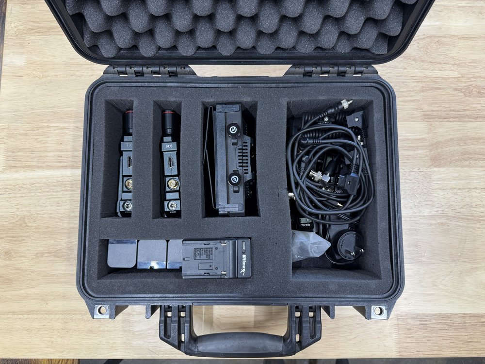 Hollyland Mars M1 1:2 rental case contents