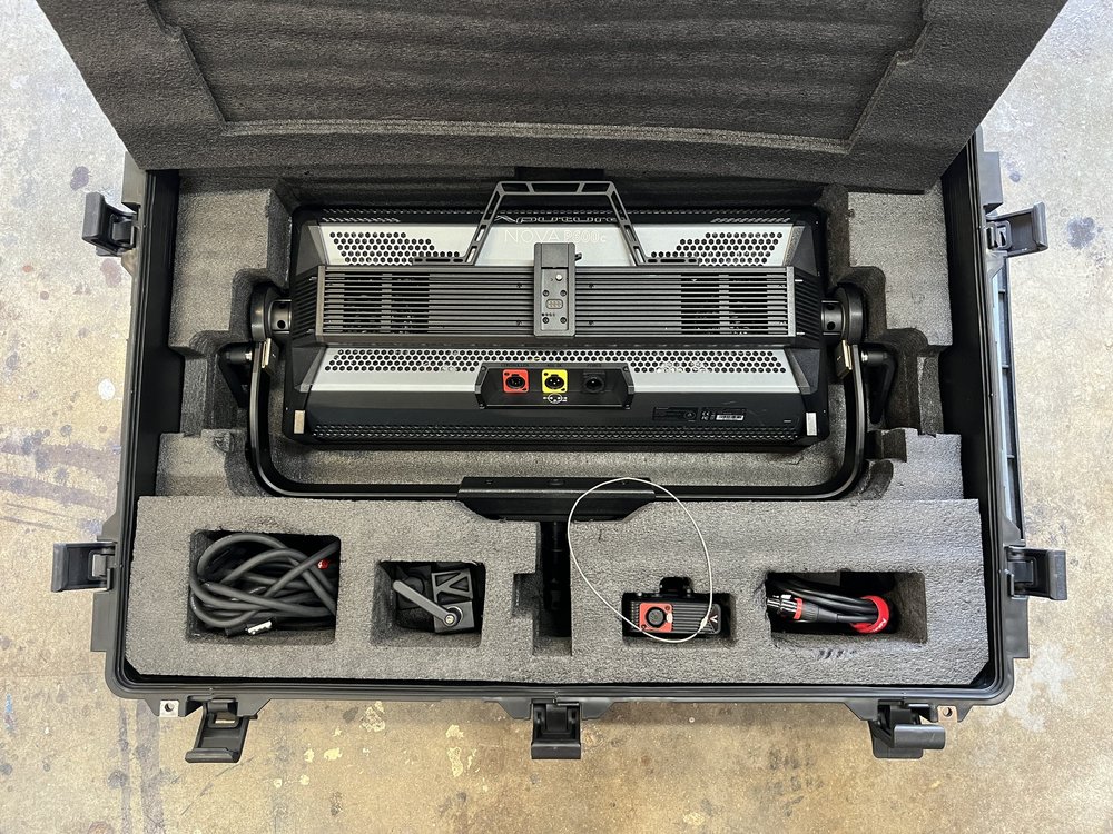 Aputure Nova P600c rental case contents