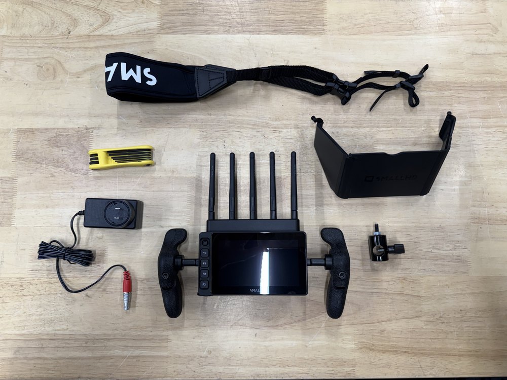 SmallHD Ultra 5 Bolt 6 750 RX rental case contents