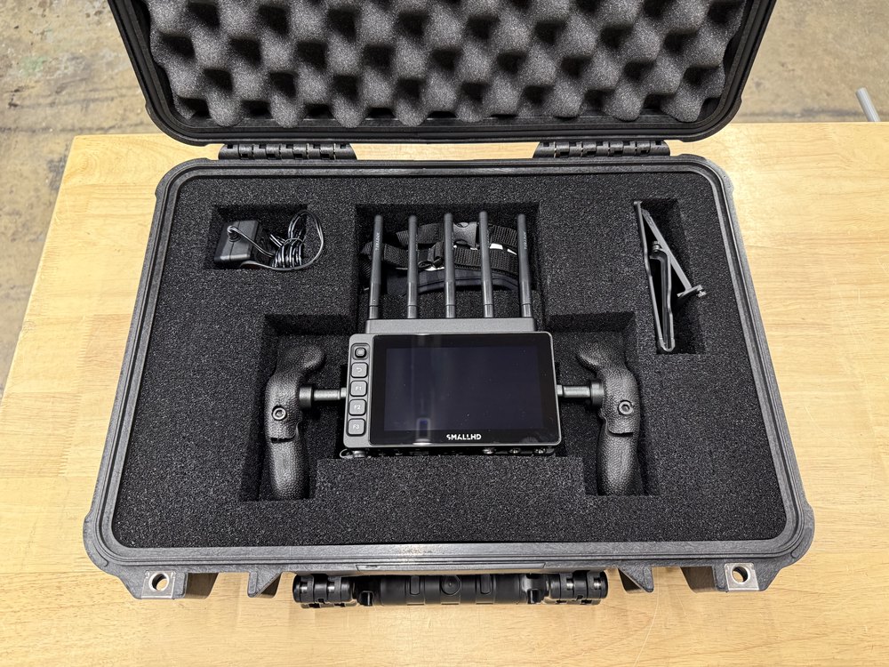 SmallHD Ultra 5 Bolt 6 750 RX rental case contents