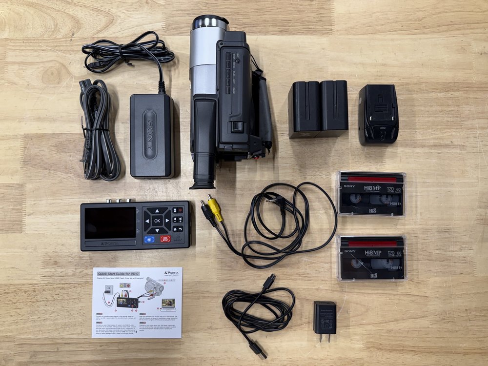 Sony TRV68 Handycam rental case contents 1 of 1