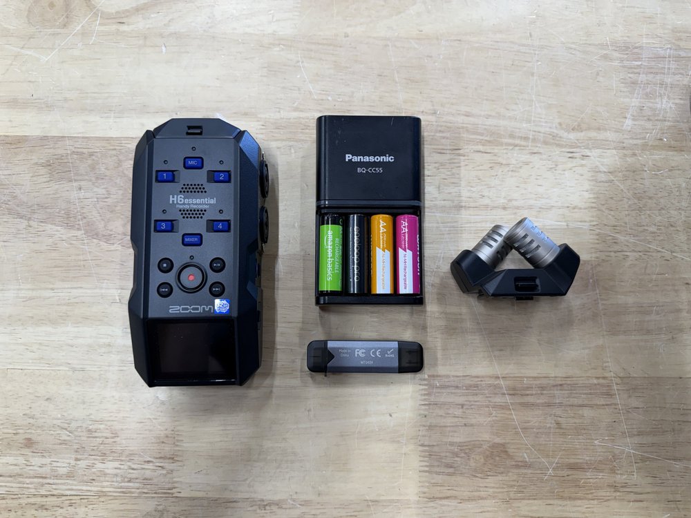 Zoom H6Essential rental case contents 1 of 2