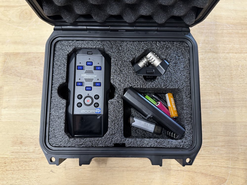 Zoom H6Essential rental case contents 2 of 2